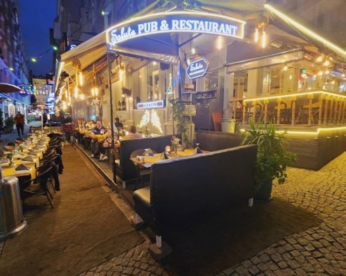 Salute Pub & Restaurant & Hookah Bar - İstanbul Mekan Rehberi