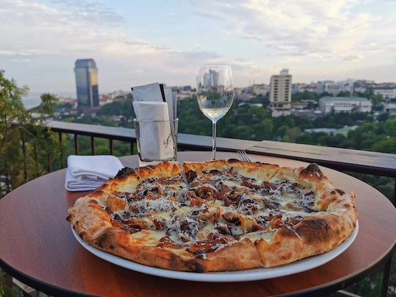 Spago Istanbul - İzmir Mekan Rehberi