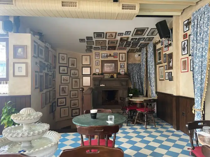 Antique Pizzeria - İstanbul Mekan Rehberi