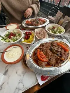 Metet Közde Döner - İstanbul Mekan Rehberi
