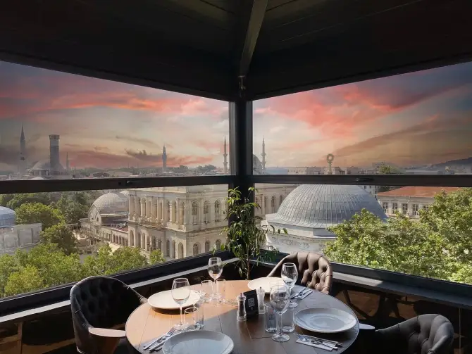 Loti Roof Lounge - İstanbul Mekan Rehberi