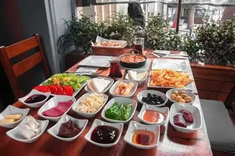 ŞAİRLER KAHVESİ AKARETLER - İstanbul Mekan Rehberi