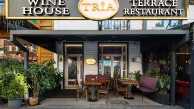Tria Elegance Terrace Restaurant