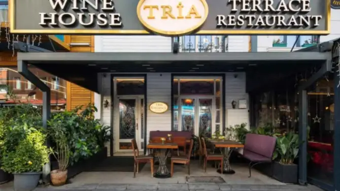 Tria Elegance Terrace Restaurant - İstanbul Mekan Rehberi