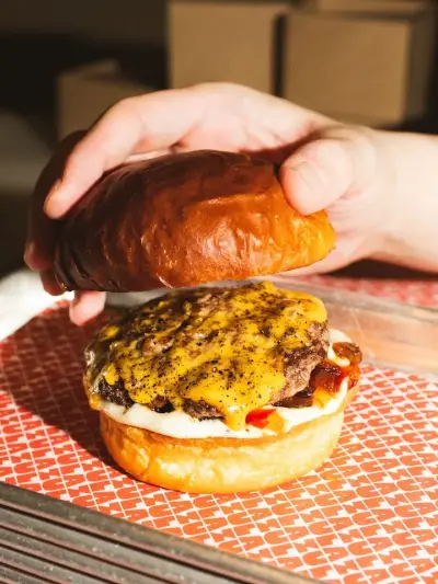 zula istanbul cheddar burger