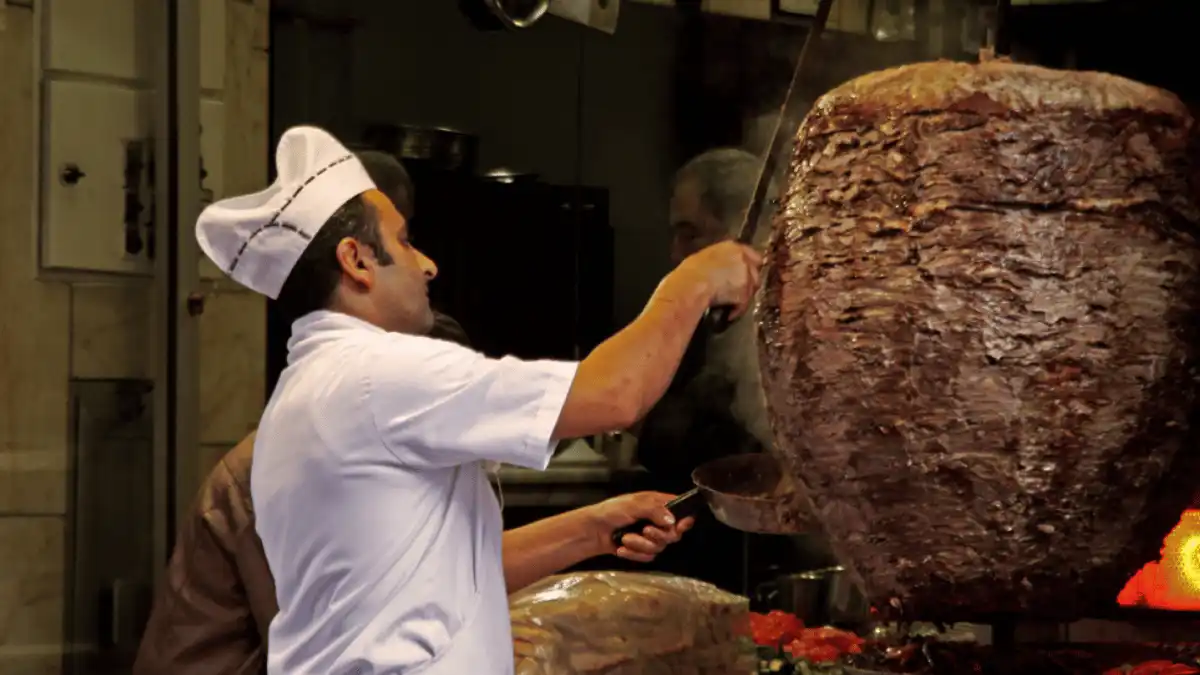 İstanbul’un Gözde 5 Dönercisi: Şehrin Öne Çıkan Döner Durakları