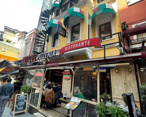 Antique Pizzeria - İstanbul Mekan Rehberi