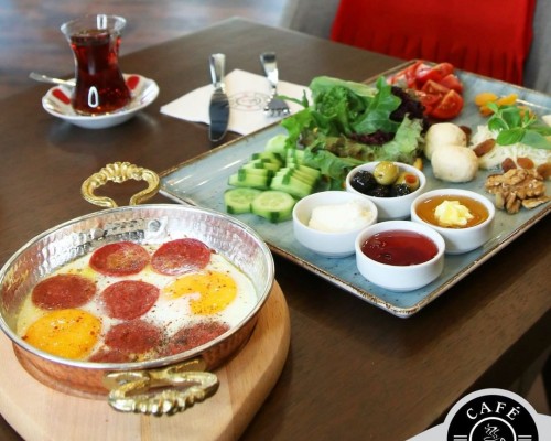 Cafe London - İstanbul Mekan Rehberi